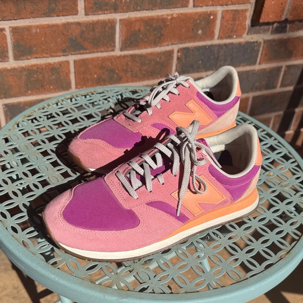 New Balance 420 Women's Pink and Orange Sneakers - Picture 3 of 5